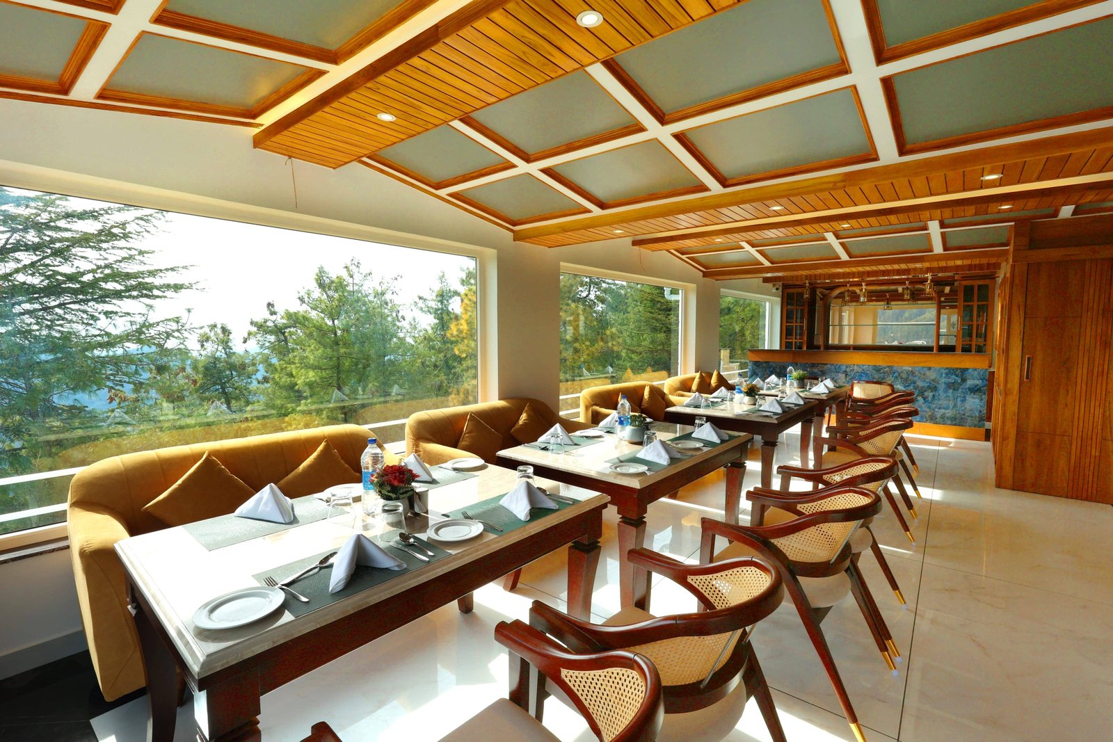 Roof Top Bar & Cafe